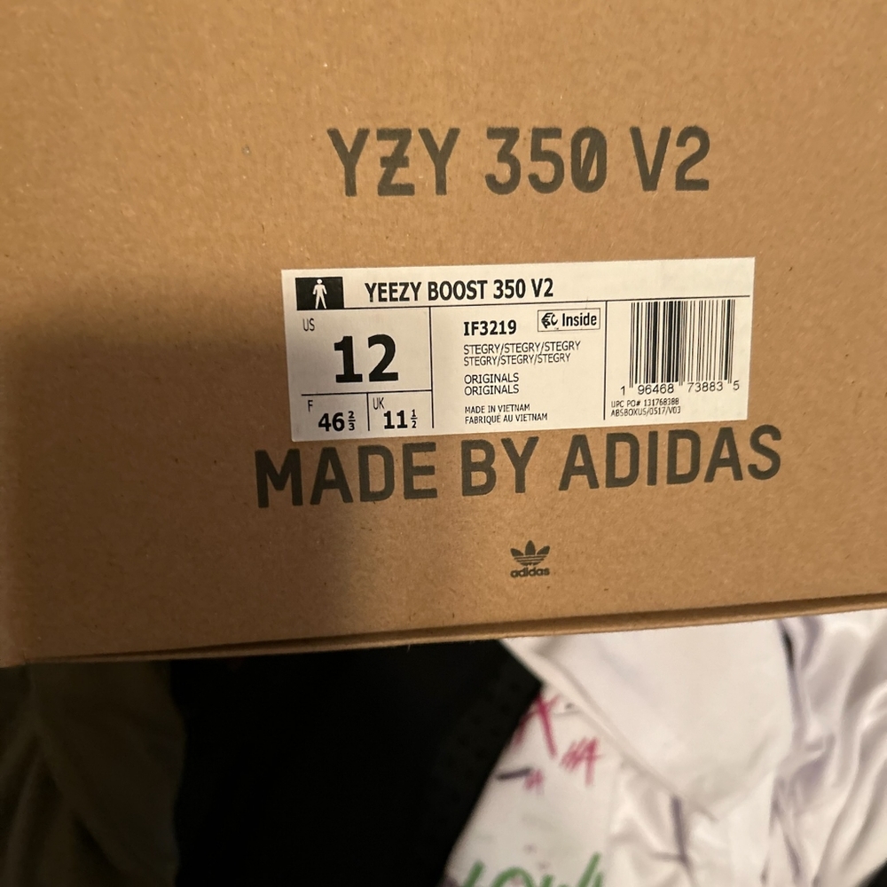 Yeezy Boost 350 V2 Steel Grey